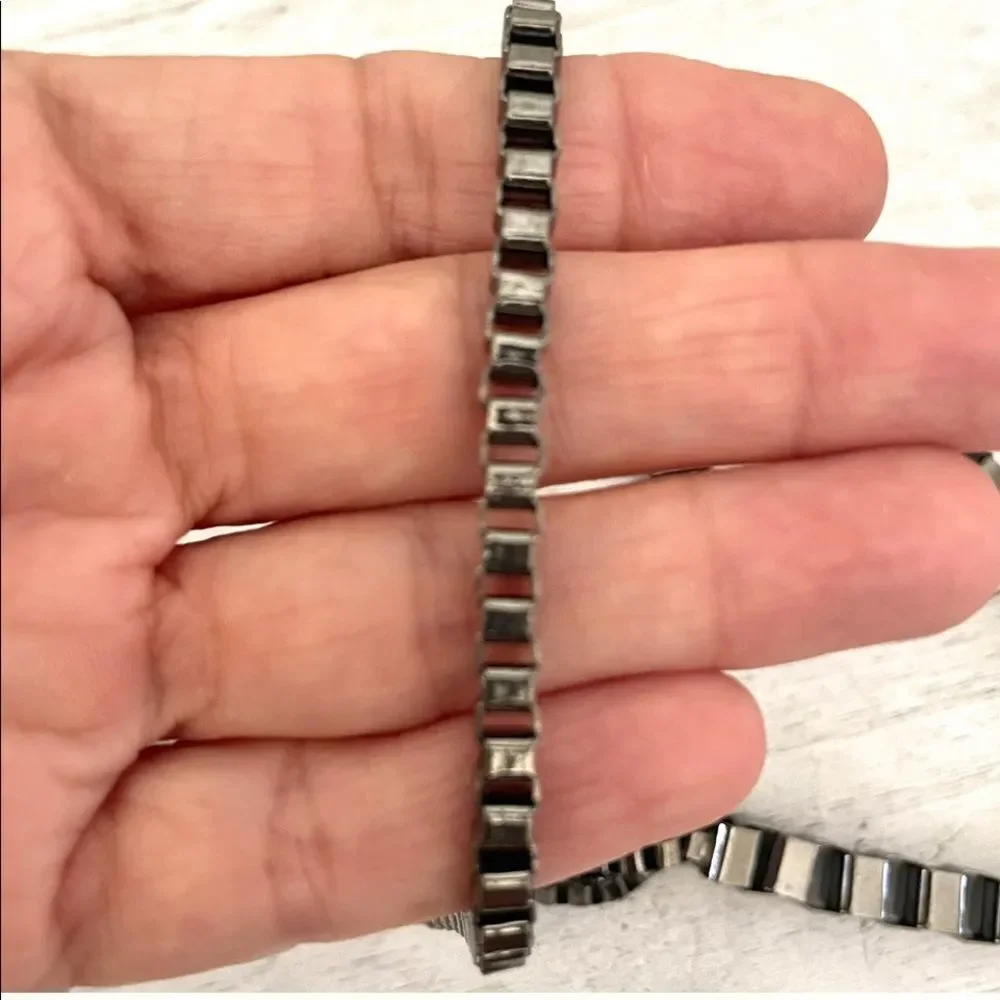 Dark grey square link necklace